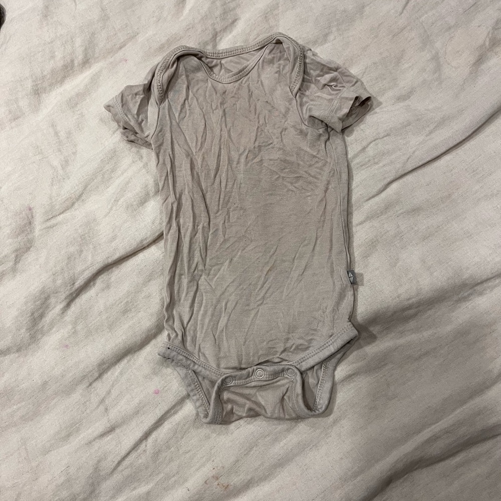 Kyte baby bodysuit